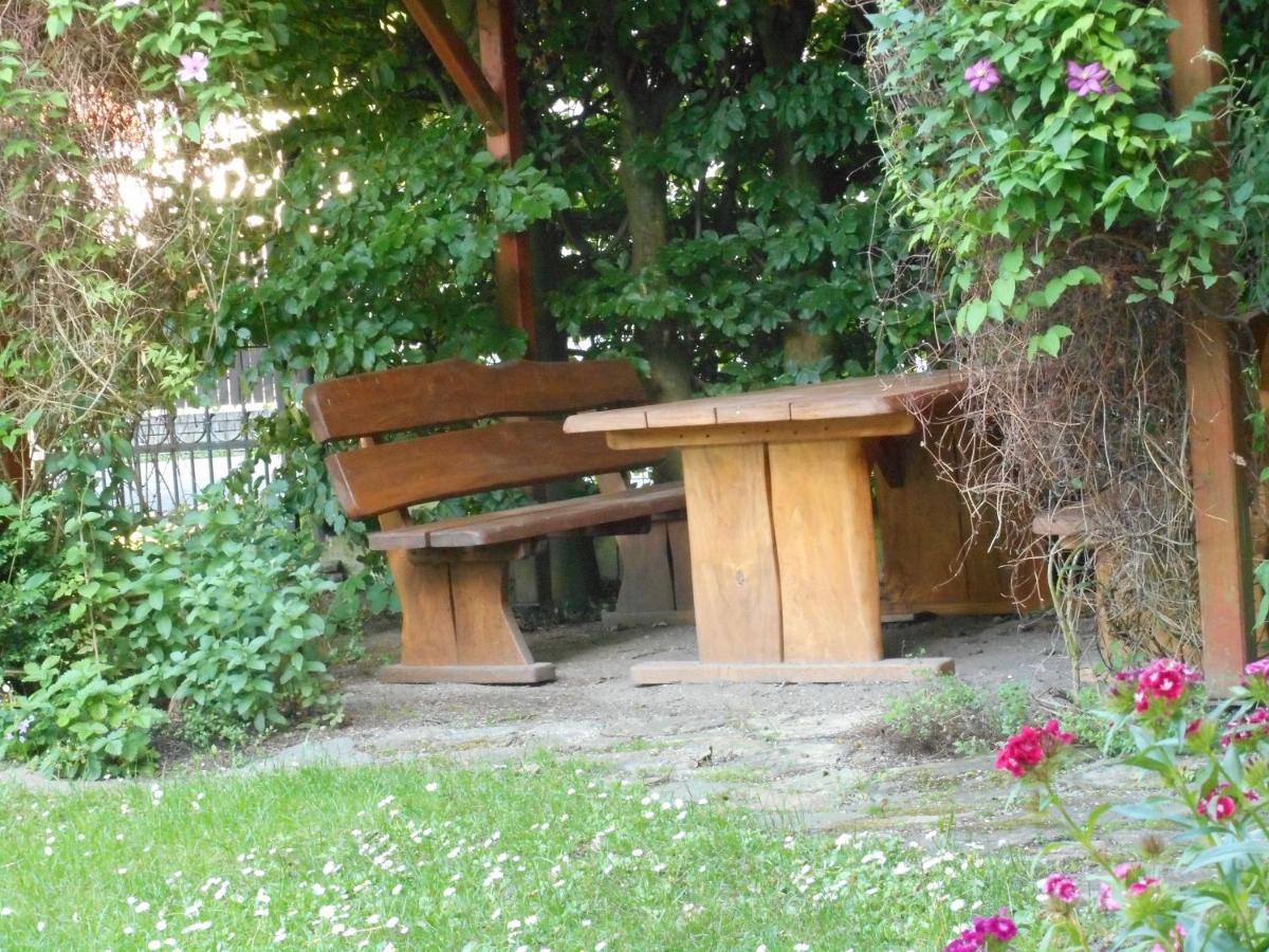 Penzion U Lesa Ceske Budejovice Bagian luar foto